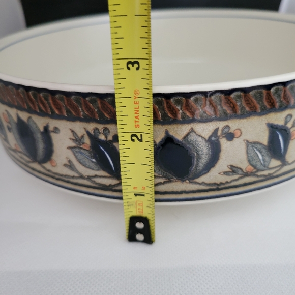 Mikasa Intaglio Arabella Round Vegetable "Oven to Table" Baking Bowl  8 3/8” Dia - Picture 3 of 4